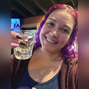 Meet your Posher, Crystal